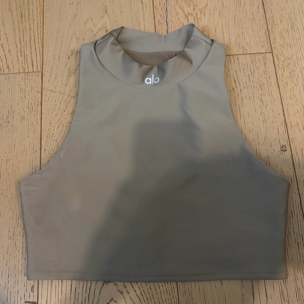 ALO Yoga Women's Crop Tank in Light Taupe